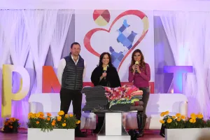 Familia Gali-López dona 1,500 cobertores para Que Puebla no Tenga Frío