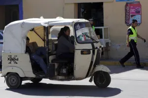 Mototaxistas denuncian abuso de fuerza en operativo de la ST