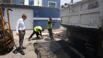 Pepe Chedraui supervisa trabajos de bacheo en San José Mayorazgo