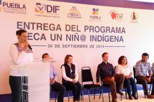 Entrega SEDIF apoyos a más de 1,800 personas de Xochitlán