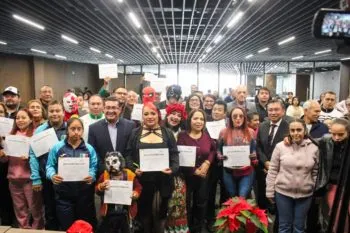 Reconocen a para-atletas poblanos en el Congreso de Puebla