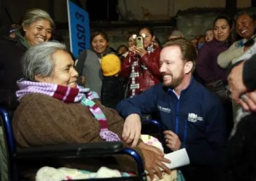 Luis Banck entregó vialidad pavimentada, nuevas luminarias y patrulla en Santa Cruz Buenavista
