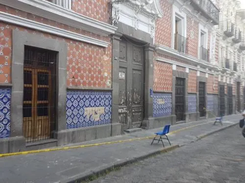 Tras sismo, fallece una persona en preparatoria Lázaro Cárdenas de la BUAP