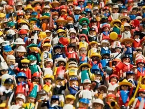 Muñecos Playmobil ‘se apoderan’ de la Ciudad de México