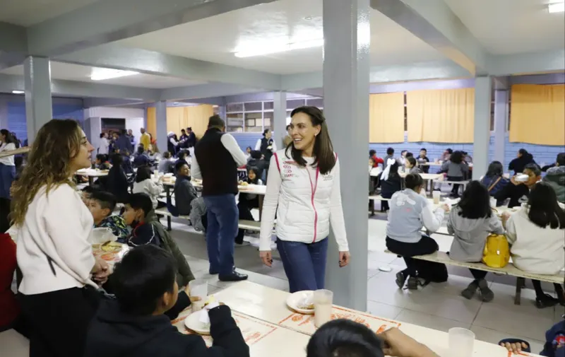 Encabeza MariElise Budib entrega de insumos al internado Julián Hinojosa