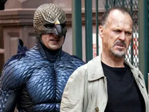 Michael Keaton regresa al cine vestido de superhéroe