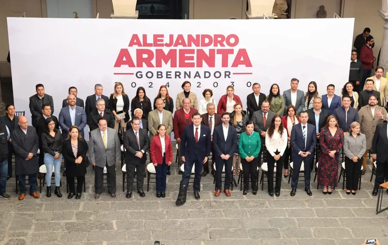Con servidores públicos comprometidos y con amor a Puebla se gobernará: Armenta