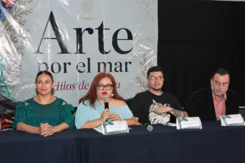 BUAP y Acuario Michin promueven conciencia ambiental con pasarela con mezclilla reciclada
