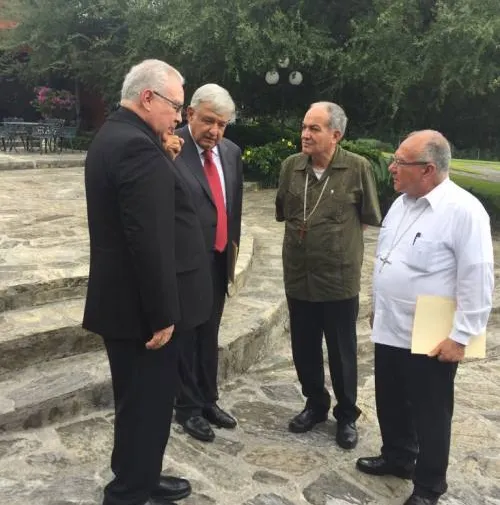 Líderes católicos se reúnen con López Obrador