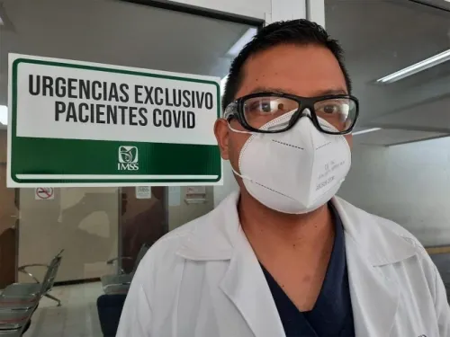 Médico vence al Covid-19 y regresa a hospital a salvar vidas