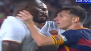 Agrede Messi a jugador de la Roma; lanza cabezazo y sujeta del cuello