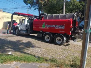 Agua de Puebla atiende oportunamente supuesta fuga de agua residual en Santa Bárbara Norte