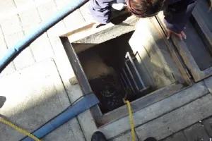 Encuentran a sexagenario ahogado en la cisterna de su casa