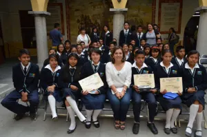 Entrega San Pedro premios a ganadores del Concurso de Carteles sobre Embarazo