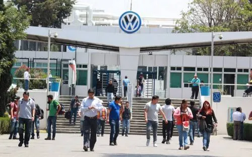 VW y Sindicato mantienen negociación, piden un incremento del 13% global