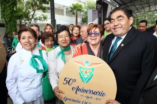 Vamos a consolidar el sistema educativo público en Puebla: Barbosa