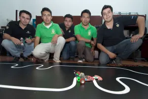 Estudiantes BUAP destacan en torneos nacionales de robótica