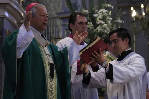 Arzobispo lamenta situación que enfrentan los migrantes al atravesar México