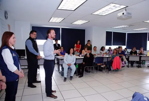 Luis Banck se reunió con mujeres que desarrollan “Emprende tu Mejor Versión”