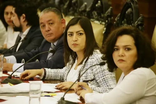 Claudia Rivera invita a elevar nivel de debate en comisiones