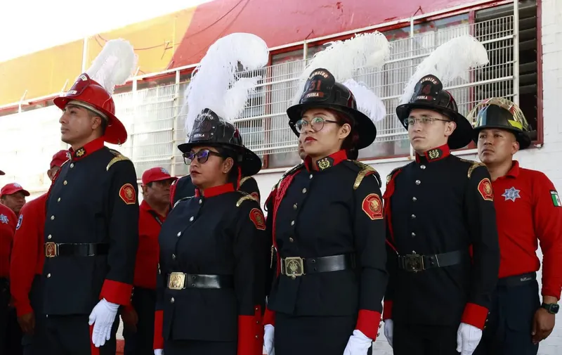 Reconoce SSP a bomberas y bomberos destacados en su día