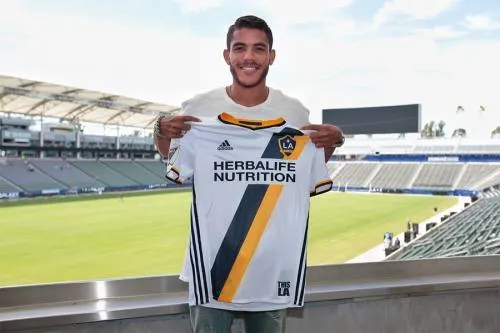 Galaxy oficializa la contratación de Jonathan Dos Santos