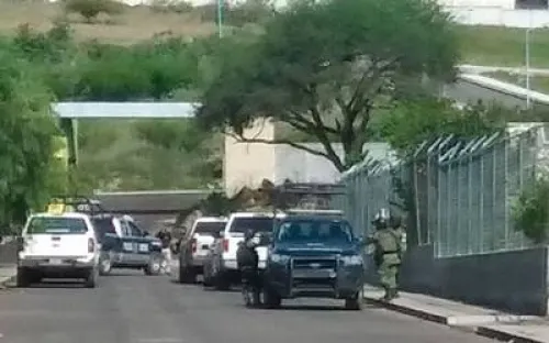 Comando armado irrumpe en cárcel de Guanajuato y se lleva a reo