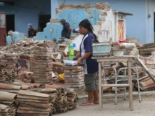 En Oaxaca suman 76 muertos y gente viviendo en la calle por sismo: Murat