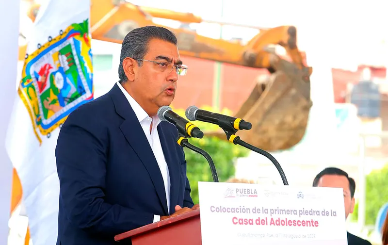 casa-del-adolescente-sedif_puebla-primera_piedra