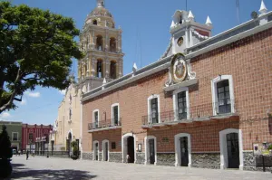 Exigen padres de Atlixco frenar construcción de gasolinera cerca de escuela