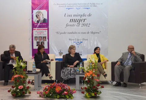 Presentan en el CCU el libro Una mirada de mujer frente al 2012