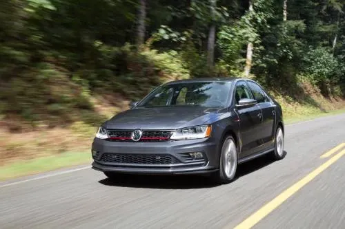 Tres modelos de autos producidos en VW Puebla designados como los mejores compactos en EU