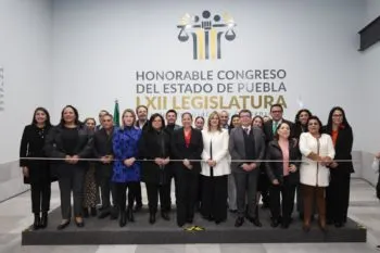 Inaugura Congreso de Puebla exposición sobre las Constituciones del estado y el federalismo