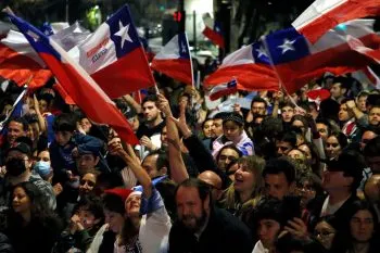 Chilenos votan por no cambiar su Constitución