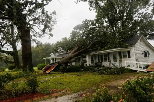 Aumentan siete los muertos por huracán Florence