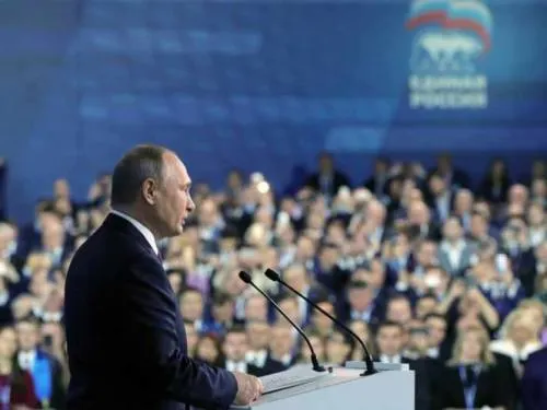 Putin promete modernizar Rusia; rivales buscan competir