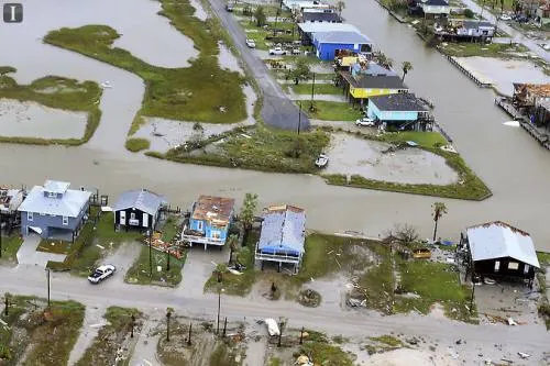 Trump califica de “épica” tragedia causada por “Harvey”