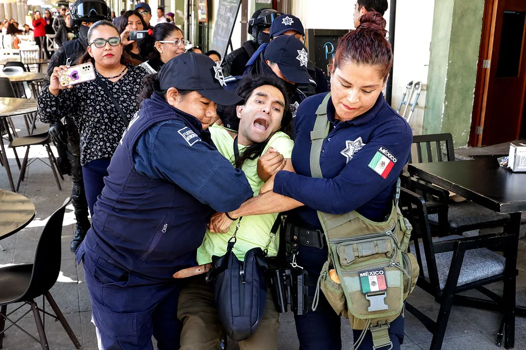 Policias San Pedro Cholula Detienen A Reportero