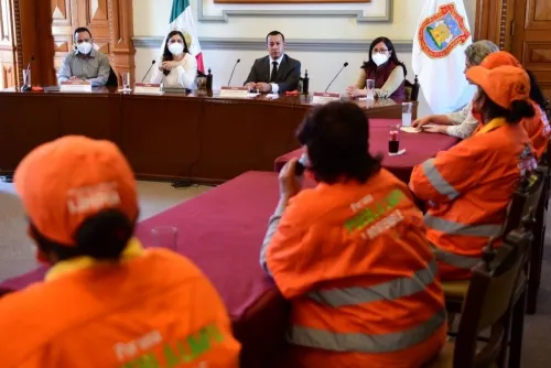 Acuerdan 4.1% de aumento salarial para las naranjitas