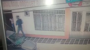 Momento en el que asesinan a periodista en Colombia