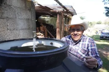 Obra Comunitaria garantiza acceso al agua potable a familias de Chignahuapan: Laura Artemisa García