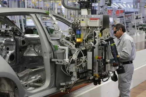Línea del Golf se va a paro técnico en VW