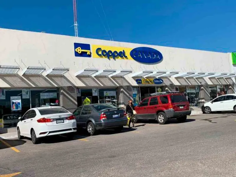 Comando armado roba 170 celulares de tienda departamental en Querétaro