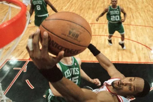 Jugadores de NBA recibirán salario completo