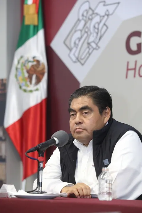 Reconoce Barbosa Huerta aislamiento de poblanos y cierre de negocios por COVID-19
