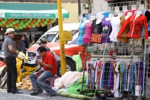 Ambulantes de la 11 de marzo acusan invasión amañada de espacios en el CH