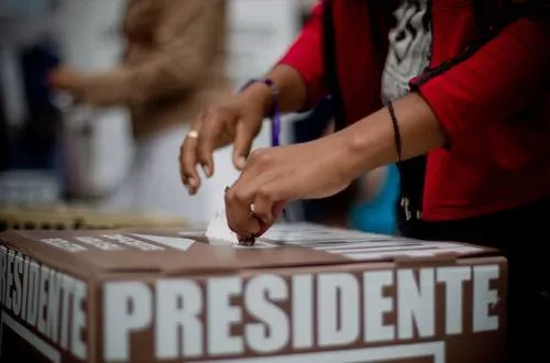 Jóvenes burócratas federales conforman grupo de análisis de propuestas de presidenciables