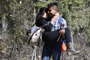Hasta 2,500 pesos gastarán poblanos en festejos del 14 de febrero