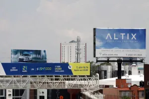 Empresario avala regulación de anuncios espectaculares