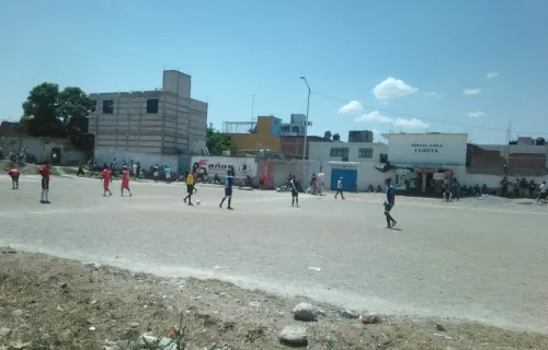 En barranca Xaltonac se realizó torneo de futbol en pleno semáforo rojo de Covid-19